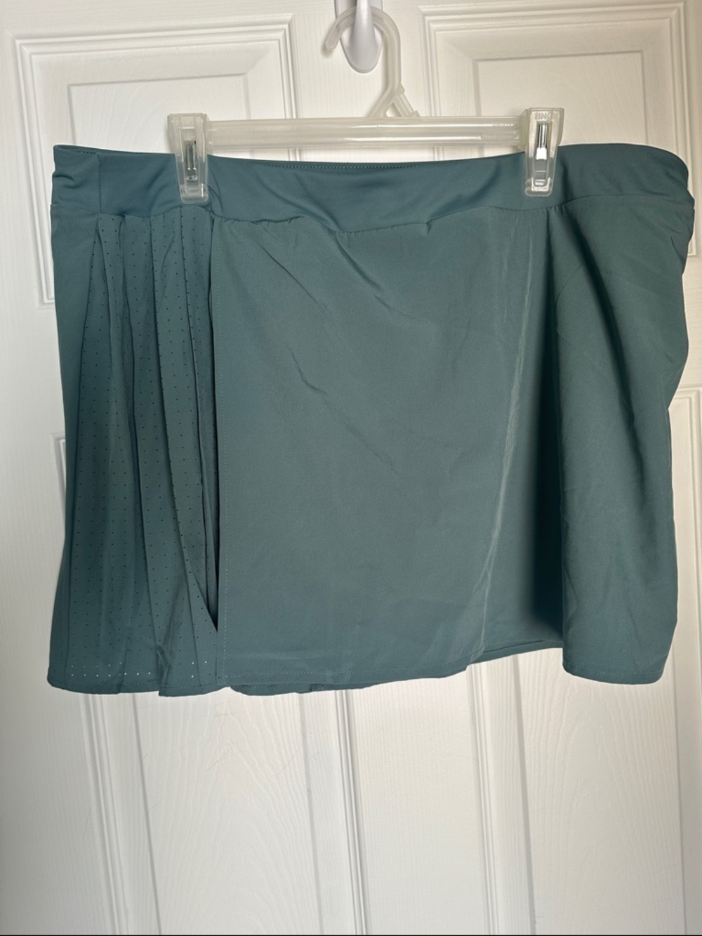 Avia Teal-Green Athletic Skort with Pleated Perforated Panel